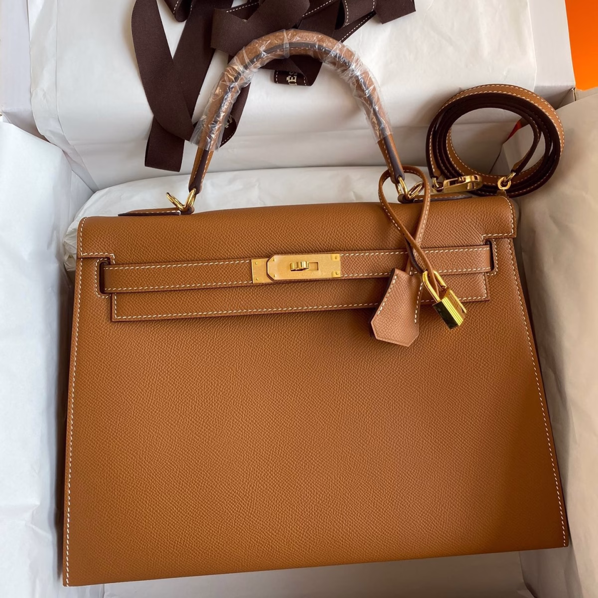 Hermes Kelly Sellier 32 Handmade Bag In Gold Epsom Calfskin - Image 1