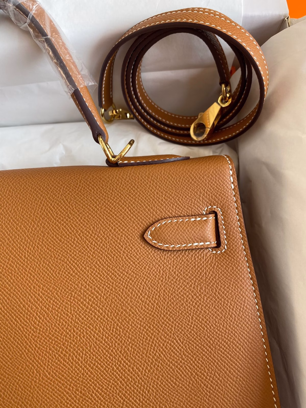 Hermes Kelly Sellier 32 Handmade Bag In Gold Epsom Calfskin - Image 8