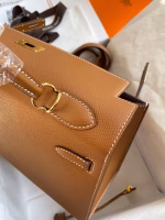 Hermes Kelly Sellier 32 Handmade Bag In Gold Epsom Calfskin - Image 2