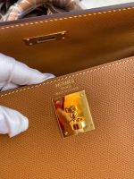 Hermes Kelly Sellier 32 Handmade Bag In Gold Epsom Calfskin - Image 3