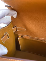 Hermes Kelly Sellier 32 Handmade Bag In Gold Epsom Calfskin - Image 5
