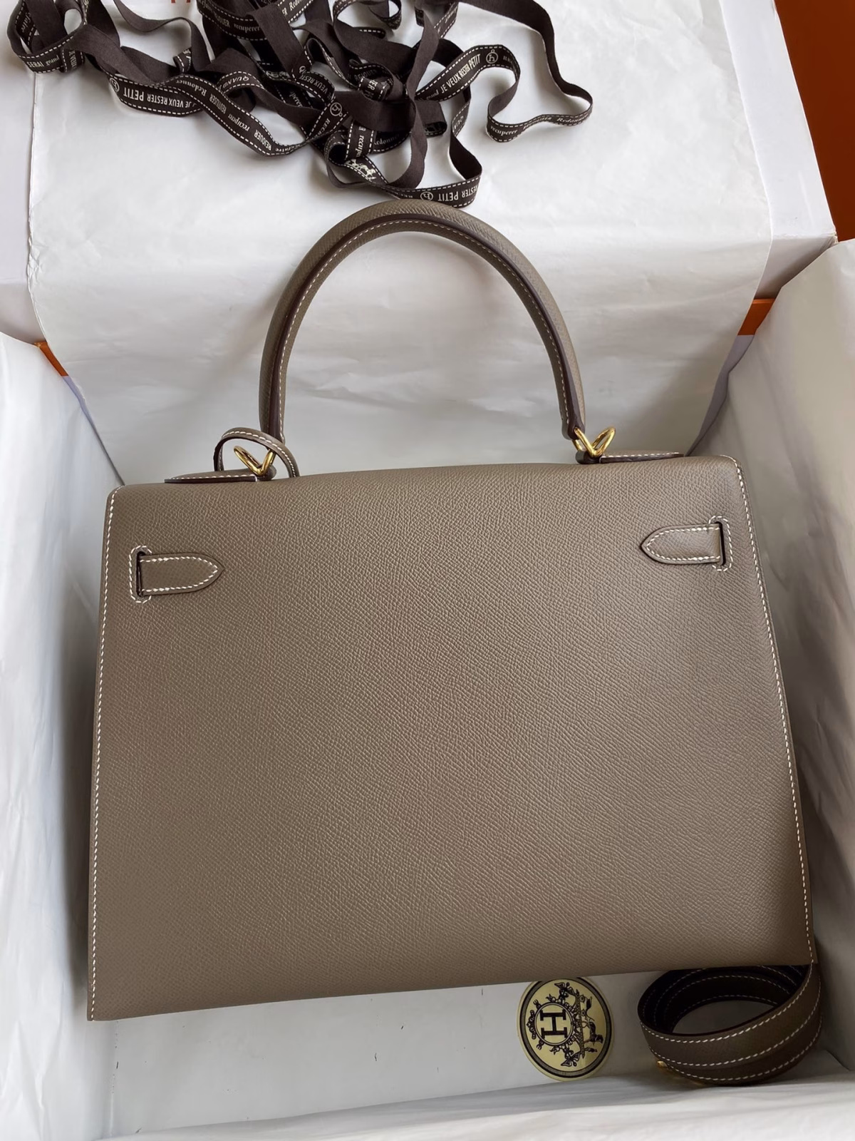 Hermes Kelly Sellier 32 Handmade Bag In Taupe Epsom Calfskin - Image 6