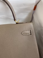 Hermes Kelly Sellier 32 Handmade Bag In Taupe Epsom Calfskin - Image 8