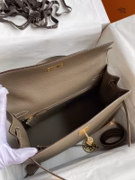 Hermes Kelly Sellier 32 Handmade Bag In Taupe Epsom Calfskin - Image 4