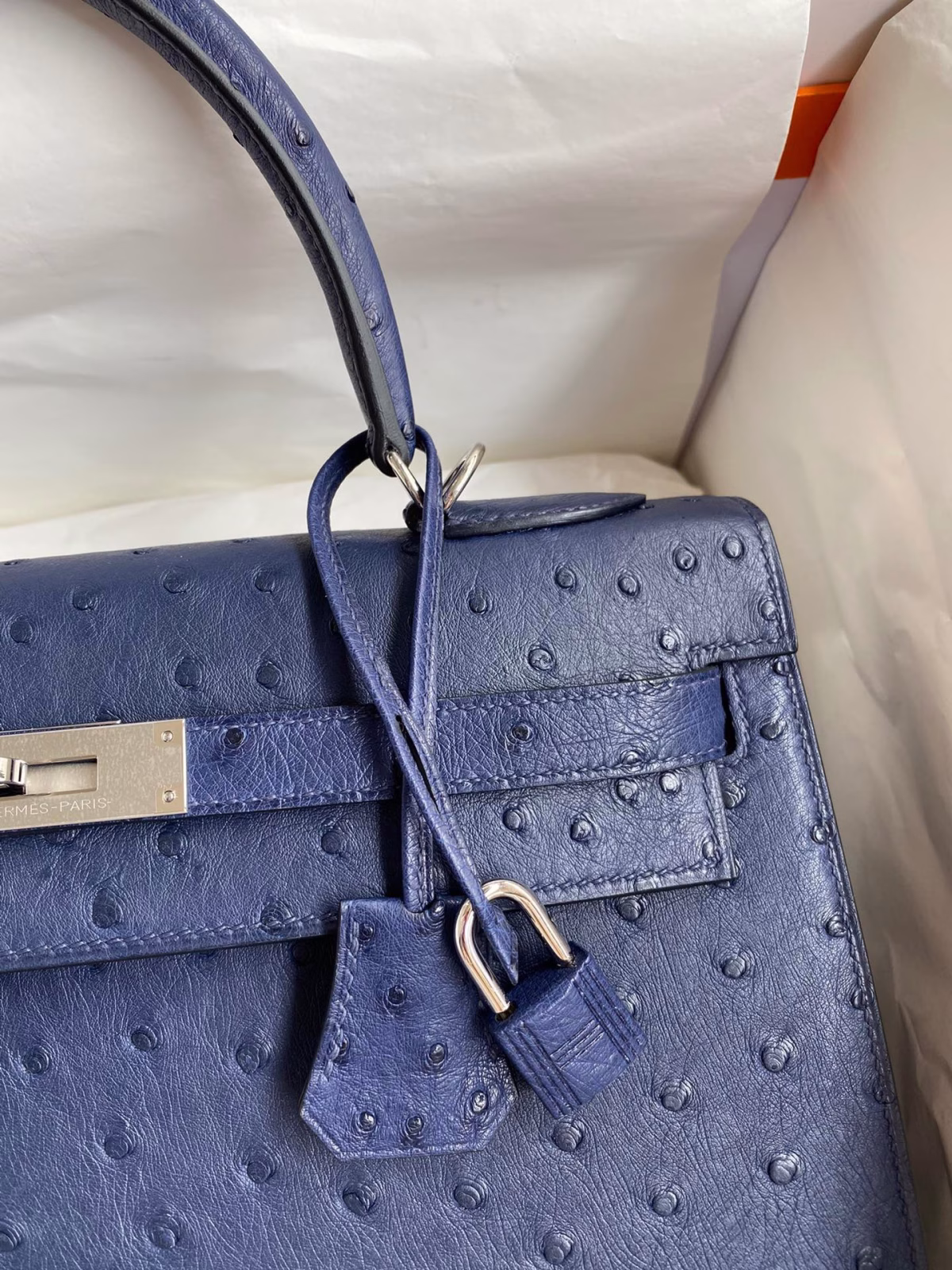 Hermes Kelly Sellier 32 Handmade Bag In Blue Iris Ostrich Leather - Image 7