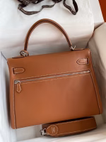 Hermes Kelly Lakis 32 Handmade Bag In Gold Swift Calfskin - Image 6