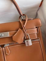 Hermes Kelly Lakis 32 Handmade Bag In Gold Swift Calfskin - Image 7
