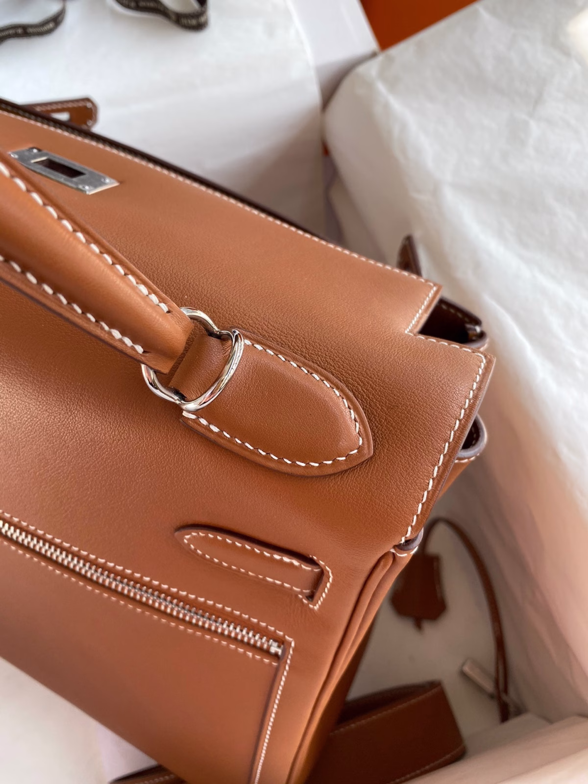 Hermes Kelly Lakis 32 Handmade Bag In Gold Swift Calfskin - Image 5