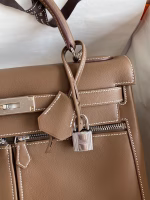 Hermes Kelly Lakis 32 Handmade Bag In Taupe Swift Calfskin - Image 7