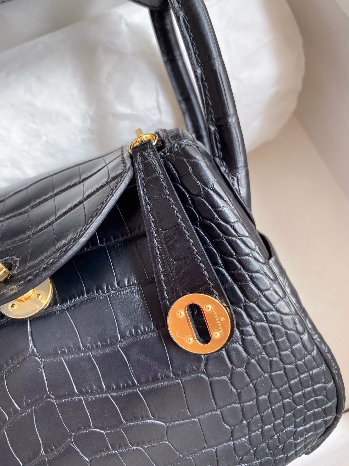 Hermes Mini Lindy Handmade Bag In Black Matte Alligator Leather - Image 7