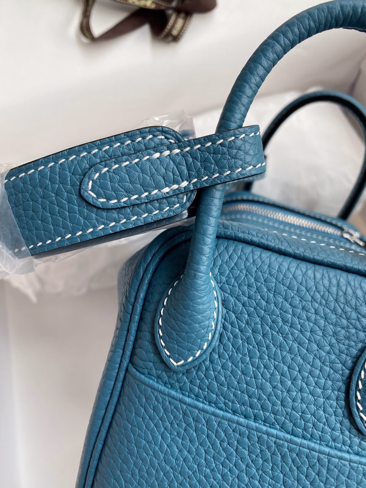 Hermes Mini Lindy Handmade Bag In Blue Jean Clemence Leather - Image 8