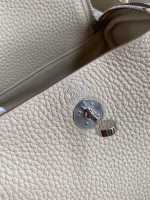 Hermes Mini Lindy Handmade Bag In Craie Clemence Leather - Image 4