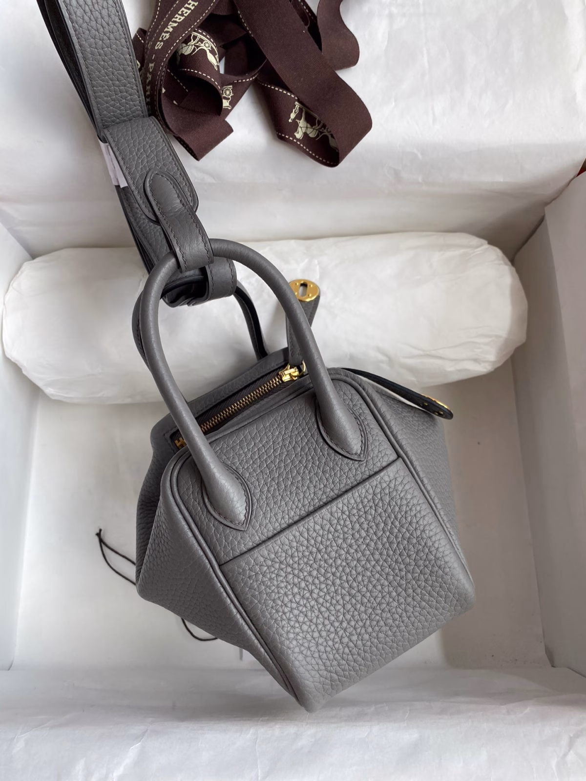 Hermes Mini Lindy Handmade Bag In Gris Meyer Clemence Leather - Image 6