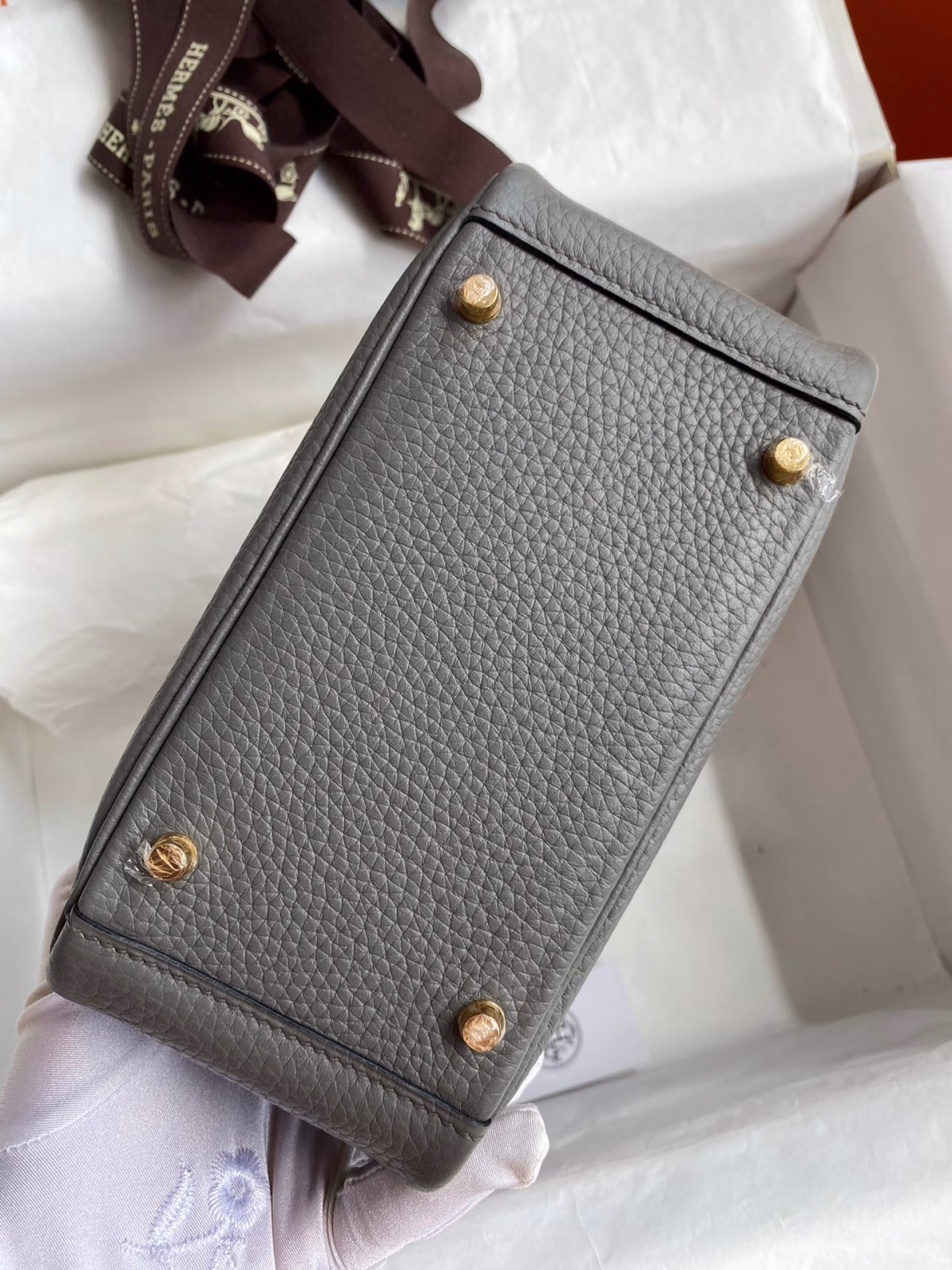 Hermes Mini Lindy Handmade Bag In Gris Meyer Clemence Leather - Image 3