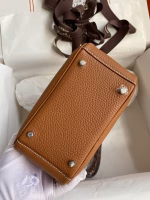 Hermes Mini Lindy Handmade Bag In Gold Clemence Leather - Image 5