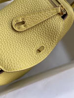 Hermes Mini Lindy Handmade Bag In Jaune Poussin Clemence Leather - Image 9