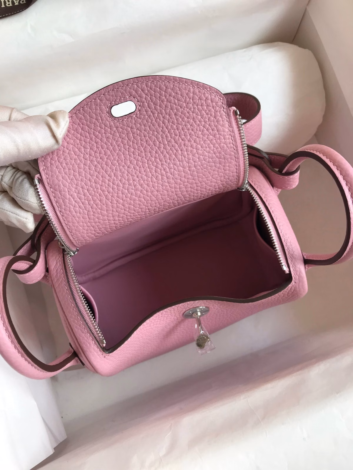 Hermes Mini Lindy Handmade Bag In Pink Clemence Leather - Image 4