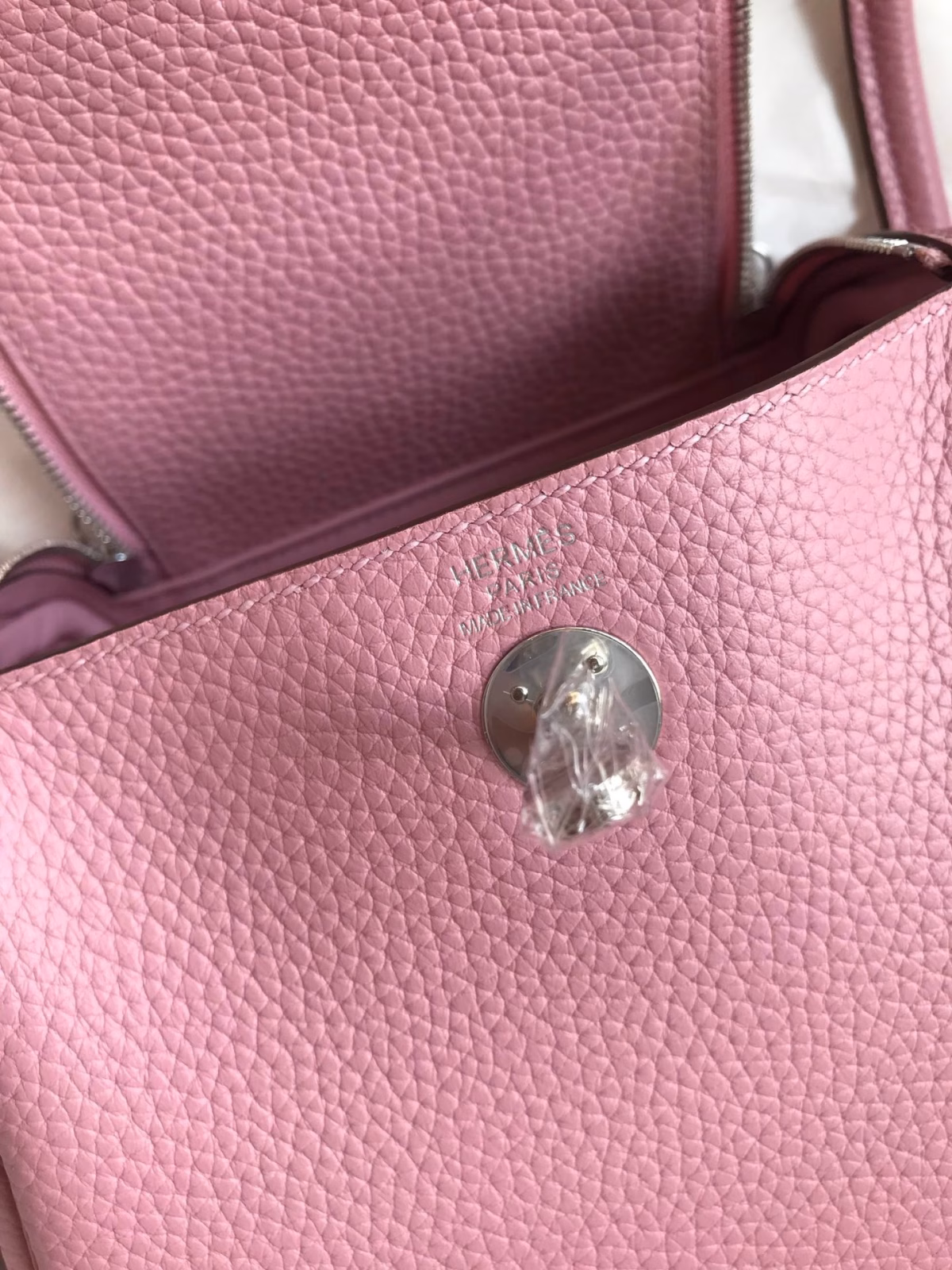 Hermes Mini Lindy Handmade Bag In Pink Clemence Leather - Image 5
