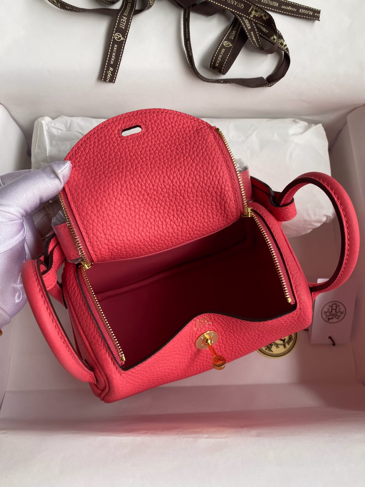 Hermes Mini Lindy Handmade Bag In Rose Lipstick Clemence Leather - Image 3