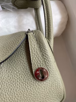Hermes Mini Lindy Handmade Bag In Sauge Clemence Leather - Image 5