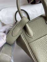 Hermes Mini Lindy Handmade Bag In Sauge Clemence Leather - Image 4