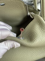 Hermes Mini Lindy Handmade Bag In Sauge Clemence Leather - Image 9