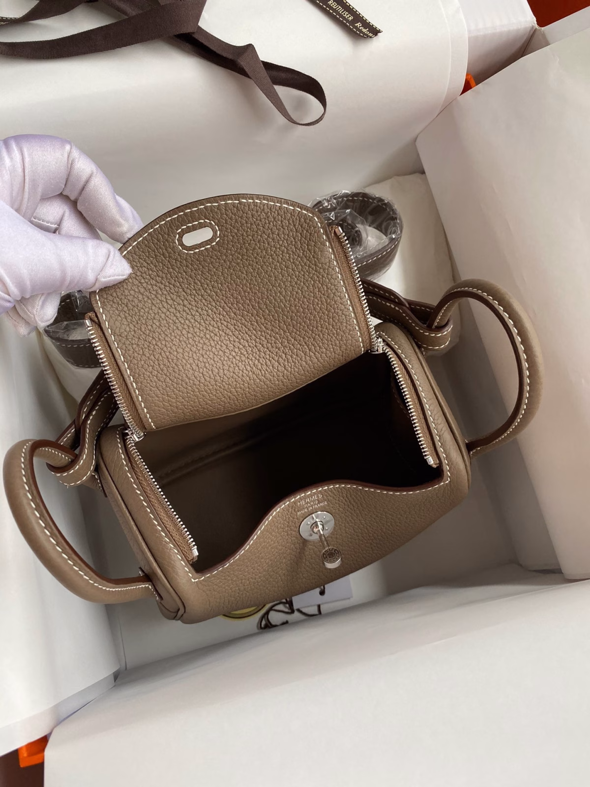 Hermes Mini Lindy Handmade Bag In Taupe Clemence Leather - Image 2
