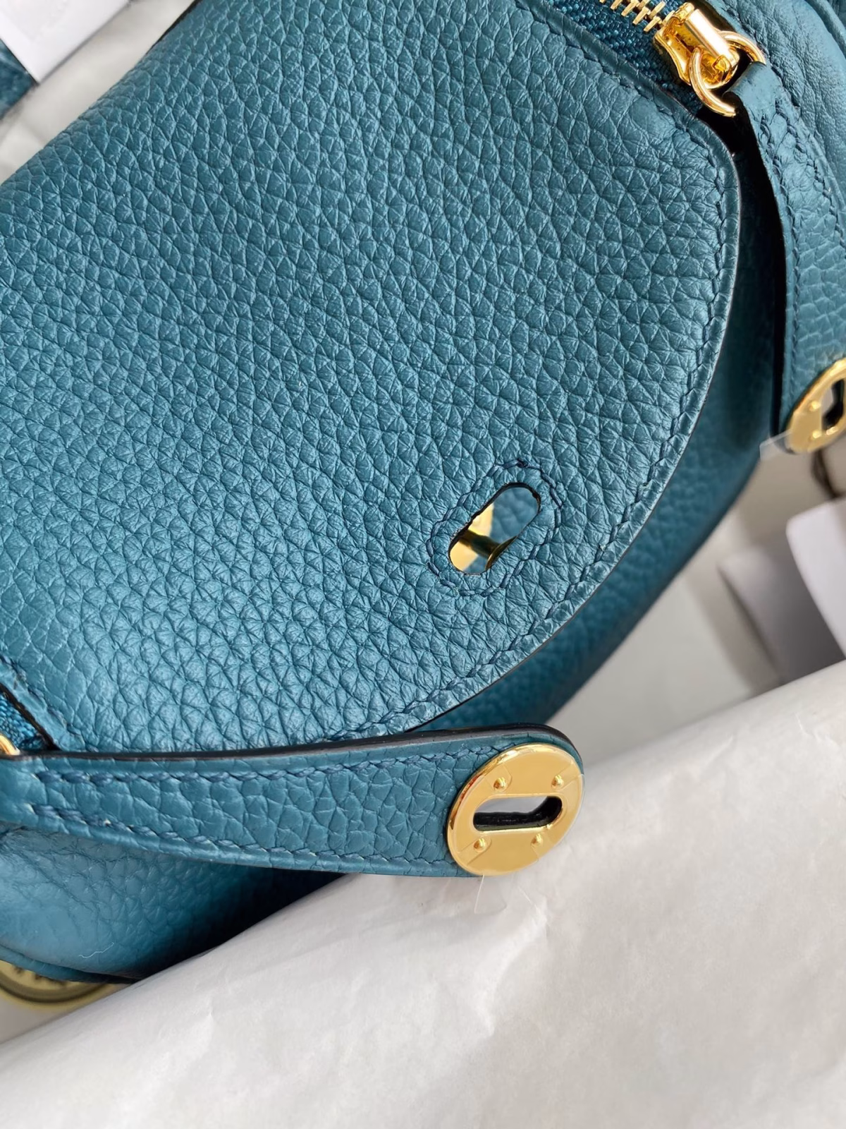 Hermes Mini Lindy Handmade Bag In Vert Bosphore Clemence Leather - Image 2
