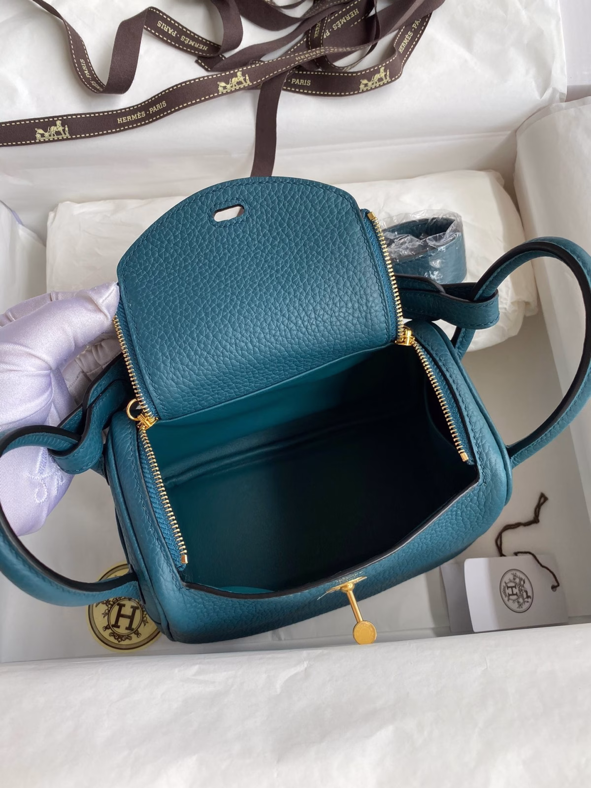 Hermes Mini Lindy Handmade Bag In Vert Bosphore Clemence Leather - Image 3