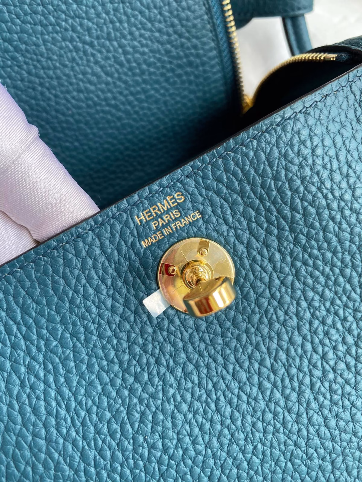 Hermes Mini Lindy Handmade Bag In Vert Bosphore Clemence Leather - Image 4