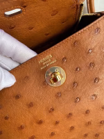 Hermes Mini Lindy Handmade Bag In Gold Ostrich Leather - Image 4
