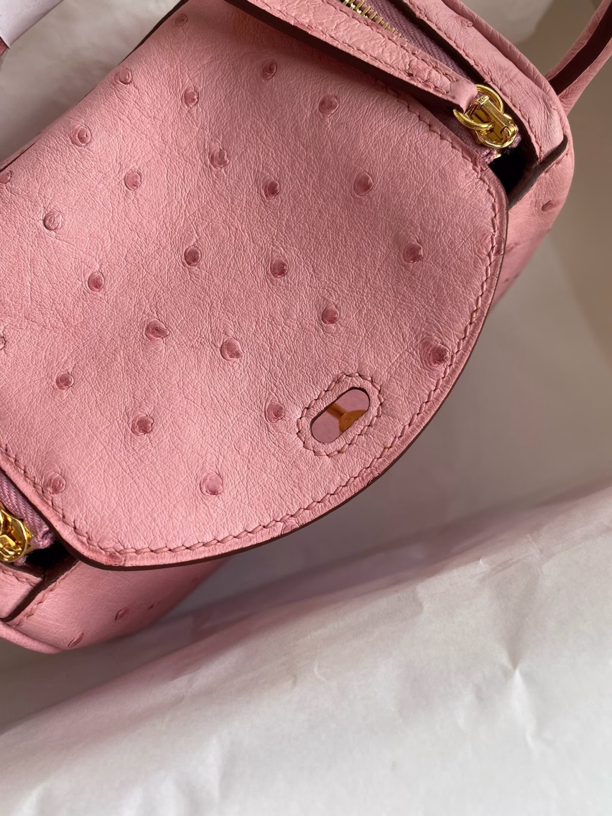 Hermes Mini Lindy Handmade Bag In Rose Sakura Ostrich Leather - Image 2