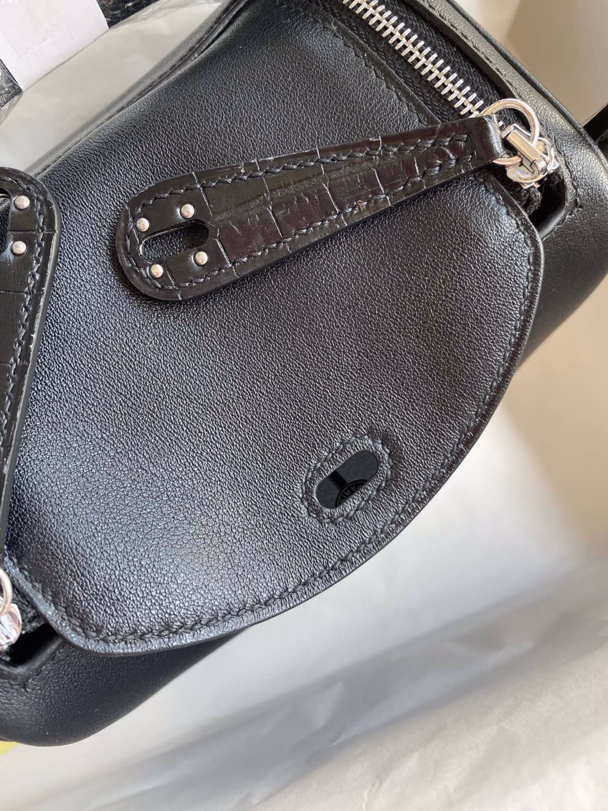 Hermes Mini Lindy Handmade Bag In Black Swift Leather - Image 8