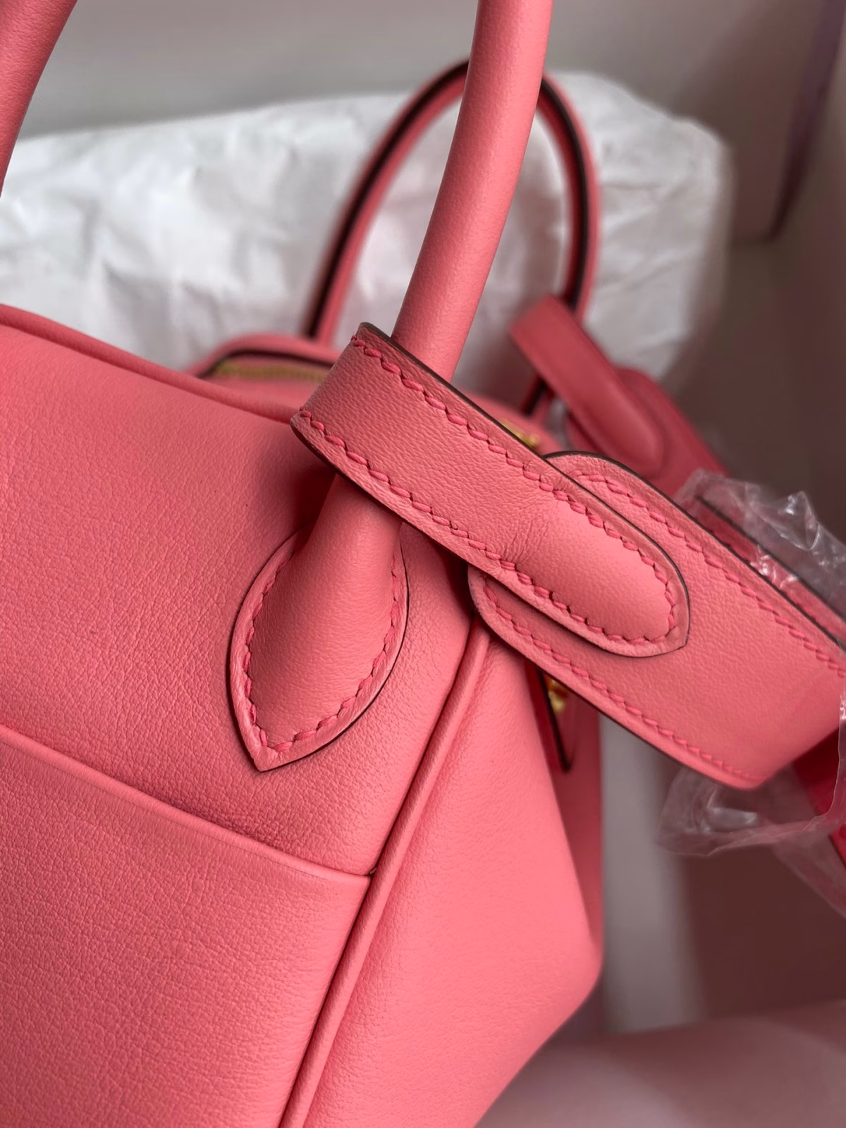 Hermes Mini Lindy Handmade Bag In Rose Lipstick Swift Leather - Image 9