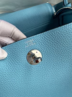 Hermes Lindy 26 Handmade Bag In Blue Atoll Clemence Leather - Image 2
