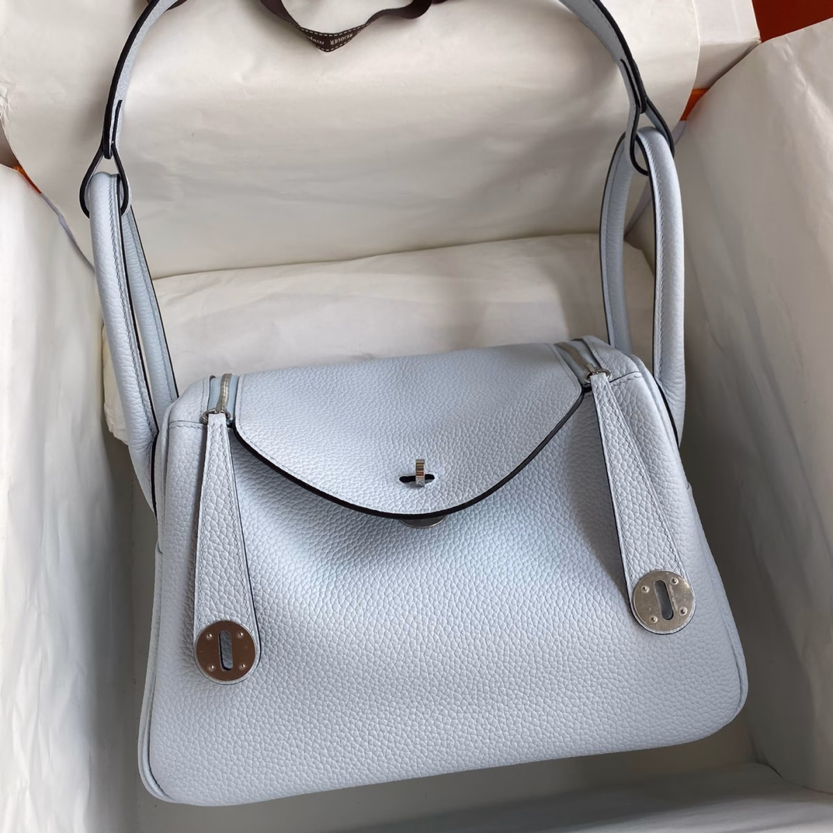 Hermes Lindy 26 Handmade Bag In Blue Brume Clemence Leather - Image 1