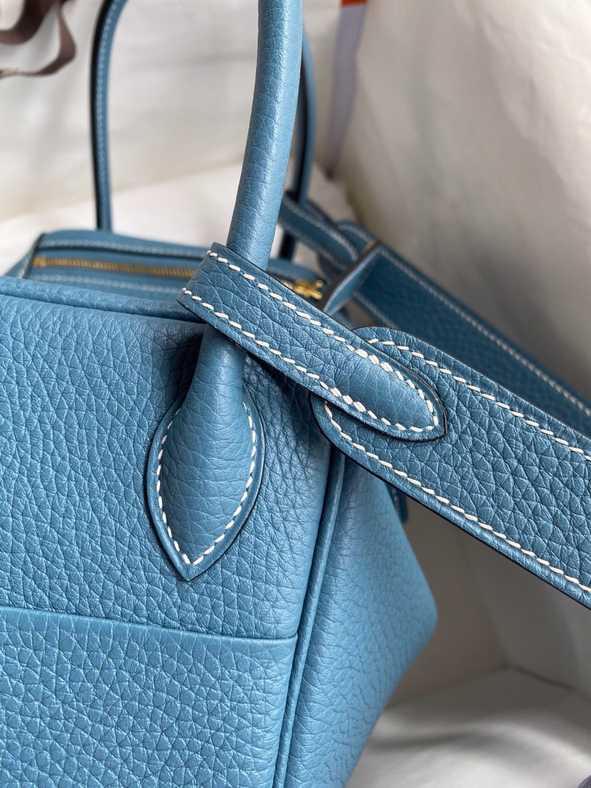 Hermes Lindy 26 Handmade Bag In Blue Jean Clemence Leather - Image 5
