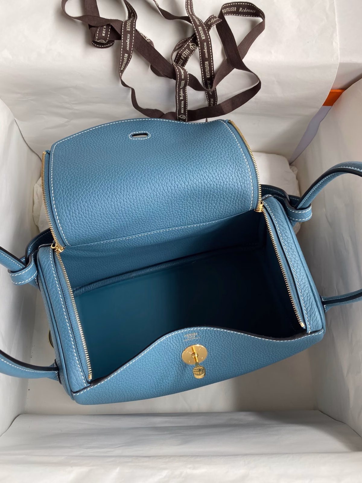 Hermes Lindy 26 Handmade Bag In Blue Jean Clemence Leather - Image 7