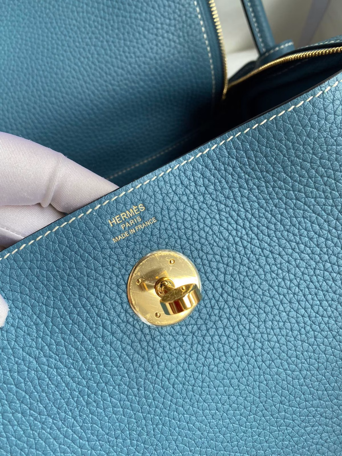 Hermes Lindy 26 Handmade Bag In Blue Jean Clemence Leather - Image 6