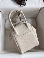 Hermes Lindy 26 Handmade Bag In Craie Clemence Leather - Image 8