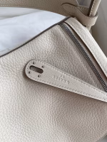 Hermes Lindy 26 Handmade Bag In Craie Clemence Leather - Image 4