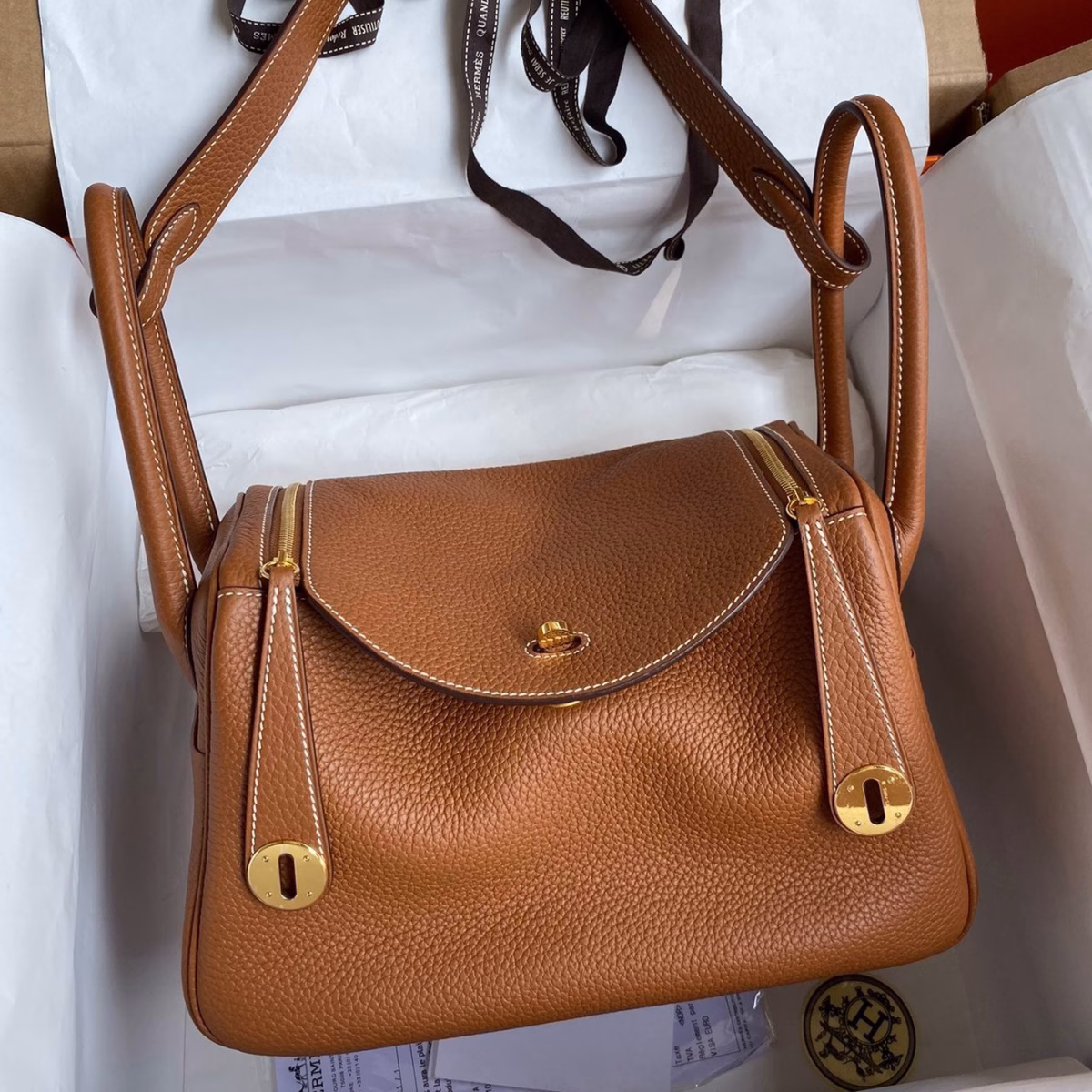 Hermes Lindy 26 Handmade Bag In Gold Clemence Leather - Image 1