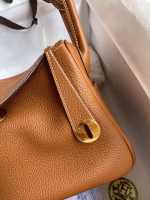 Hermes Lindy 26 Handmade Bag In Gold Clemence Leather - Image 2