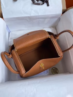 Hermes Lindy 26 Handmade Bag In Gold Clemence Leather - Image 7