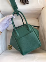 Hermes Lindy 26 Handmade Bag In Malachite Clemence Leather - Image 4