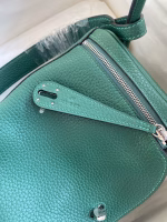 Hermes Lindy 26 Handmade Bag In Malachite Clemence Leather - Image 5