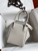 Hermes Lindy 26 Handmade Bag In Pearl Grey Clemence Leather - Image 6