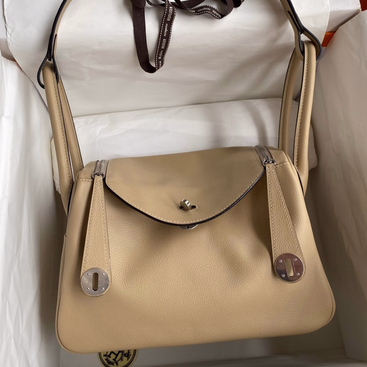 Hermes Lindy 26 Handmade Bag In Trench Evercolor Leather - Image 1