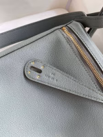 Hermes Lindy 26 Handmade Bag In Vert Amande Evercolor Leather - Image 3