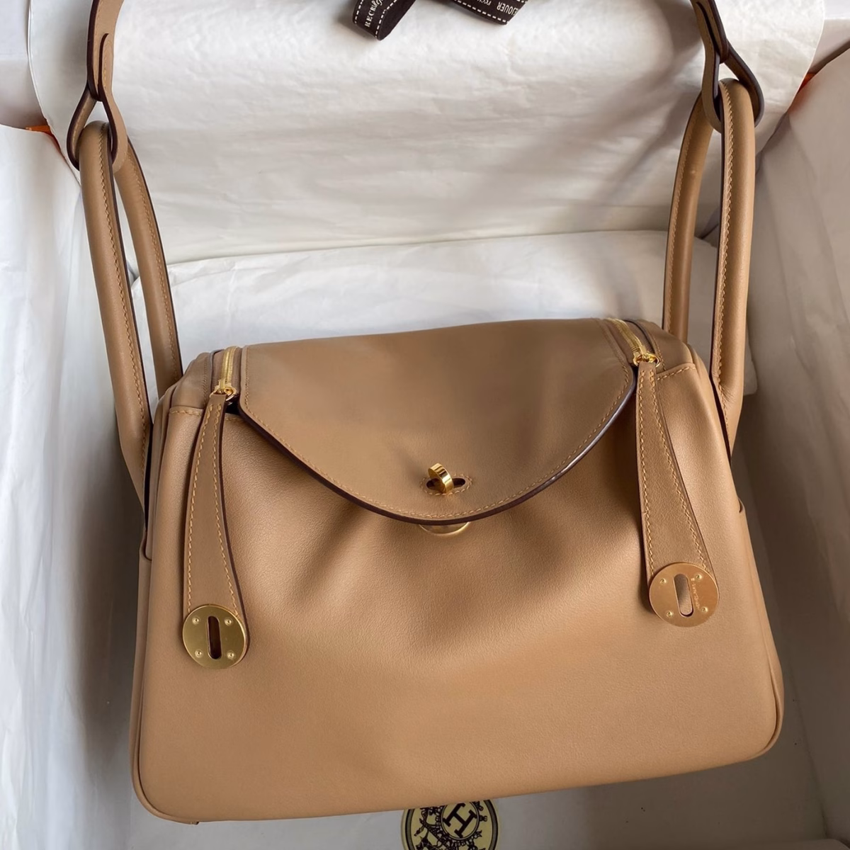Hermes Lindy 26 Handmade Bag In Chai Swift Calfskin - Image 1